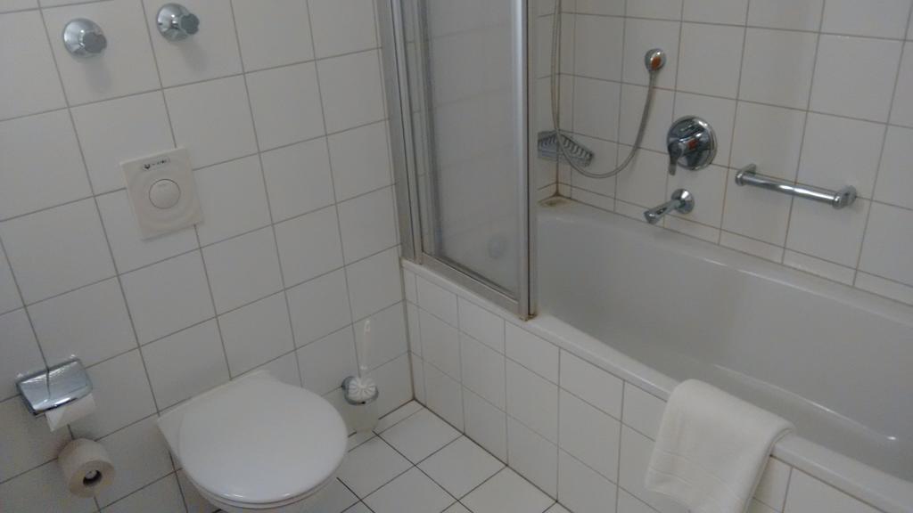 Altstadt- Und Businesshotel Pfaubraeu - Brauereigasthof - Fruehstuecksbuffet - Kostenfreie Radgarage - Hunde Willkommen Trostberg an der Alz Exterior foto