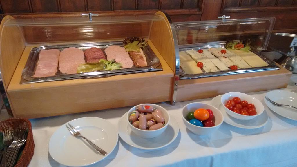 Altstadt- Und Businesshotel Pfaubraeu - Brauereigasthof - Fruehstuecksbuffet - Kostenfreie Radgarage - Hunde Willkommen Trostberg an der Alz Exterior foto